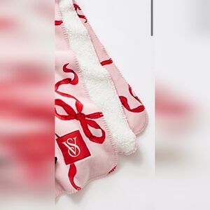 Victoria's Secret Black Friday Cozy Bow Plush Throw